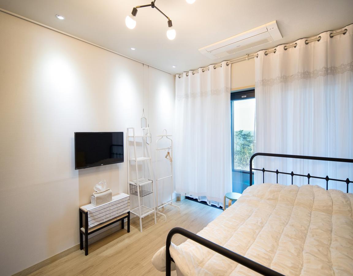 Jeju Feel Pension Exterior photo